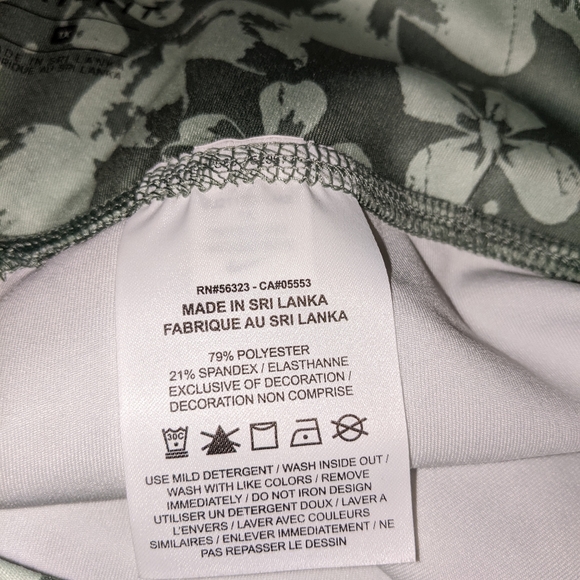 Nwts Women's Nike training dri-fit green butterfly bike shorts - Picture 12 of 16